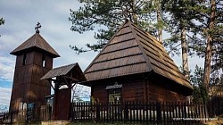 Црква брвнара у Доброселици Златибор